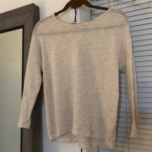 Light sweater with back details
